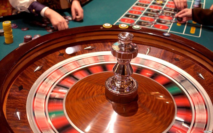 Pengguna Indonesia memainkan slot online jnetoto slot dari smartphone dengan nyaman